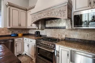 401 Brooks Hollow Rd, Lakeway, TX 78734 - Photo 13