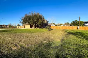 237 Cardinal Dr, Bastrop, TX 78659 - Photo 3