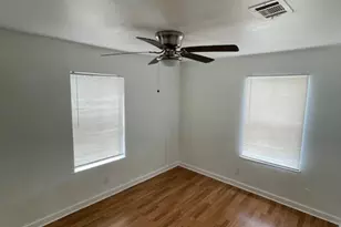 1105 1/2 Tillery St, Austin, TX 78702 - Photo 9