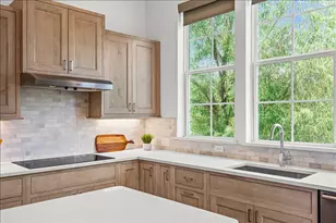 4501 Grassland Dr, Austin, TX 78723 - Photo 7