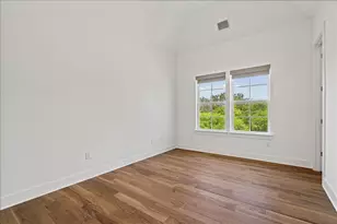 4501 Grassland Dr, Austin, TX 78723 - Photo 19