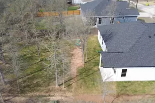 113 E Keomuku Ln, Bastrop, TX 78602 - Photo 5