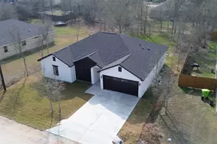 113 E Keomuku Ln, Bastrop, TX 78602 - Photo 3