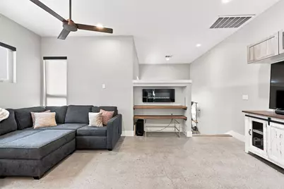 2800 Crest Avenue #B, Austin, TX 78702 - Photo 7
