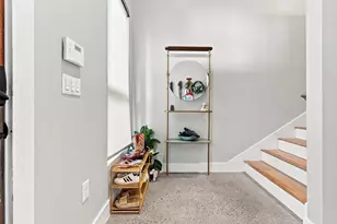 2800 Crest Ave, Austin, TX 78702 - Photo 3