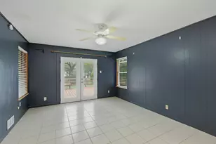 208 N Cedar St, Buda, TX 78610 - Photo 9