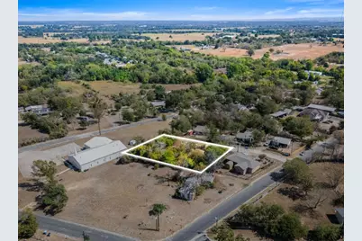 102 Masonic Drive, Elgin, TX 78621 - Photo 3