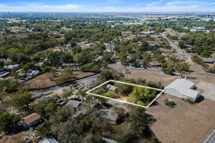 102 Masonic Dr, Elgin, TX 78621 - Photo 11