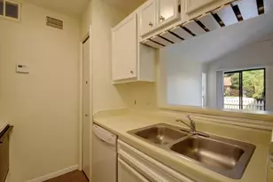 1601 Faro Dr, Austin, TX 78741 - Photo 9