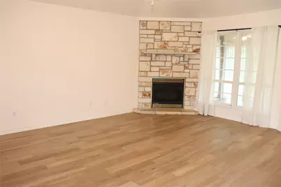 211 Fox Crossing, Burnet, TX 78611 - Photo 3
