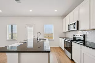 136 Honey Bee Rd, Jarrell, TX 76537 - Photo 7