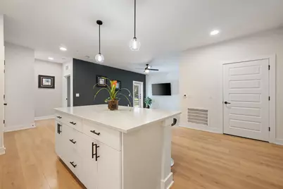 3101 W Govalle Avenue #111, Austin, TX 78702 - Photo 9