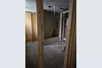 901 W 5th Street, Taylor, TX 76574 - Photo 13