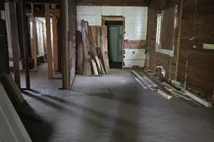 901 W 5th St, Taylor, TX 76574 - Photo 11