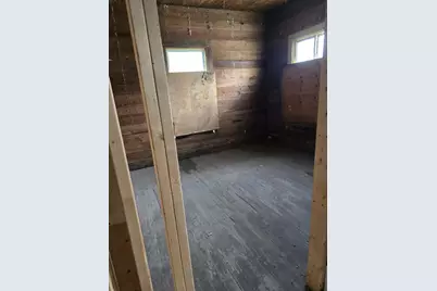 901 W 5th Street, Taylor, TX 76574 - Photo 9