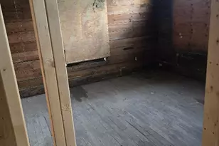 901 W 5th St, Taylor, TX 76574 - Photo 9