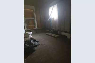 901 W 5th Street, Taylor, TX 76574 - Photo 5