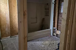 901 W 5th St, Taylor, TX 76574 - Photo 13