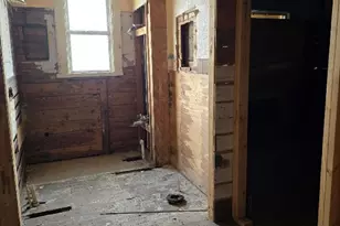 901 W 5th St, Taylor, TX 76574 - Photo 19