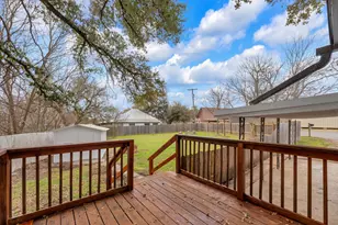 1709 Cecelia St, Taylor, TX 76574 - Photo 33