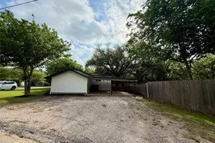 1709 Cecelia St, Taylor, TX 76574 - Photo 37
