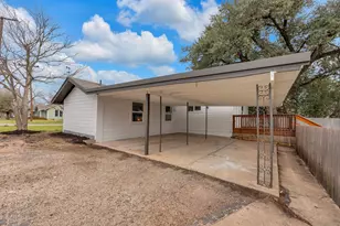 1709 Cecelia St, Taylor, TX 76574 - Photo 3