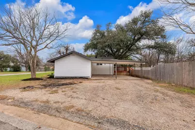 1709 Cecelia Street, Taylor, TX 76574 - Photo 5
