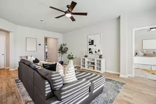 208 Royal Palm Way, Leander, TX 78641 - Photo 5