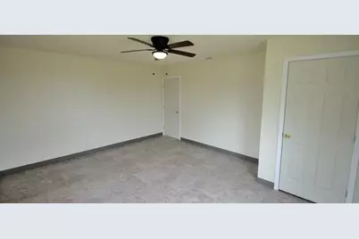 245 Cross Lake Drive, Pleasanton, TX 78064 - Photo 11