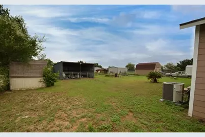 245 Cross Lake Drive, Pleasanton, TX 78064 - Photo 13
