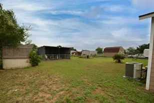 245 Crosslake Dr, Pleasanton, TX 78064 - Photo 13