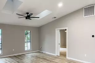 2401 Apple Valley Cir, Austin, TX 78747 - Photo 31