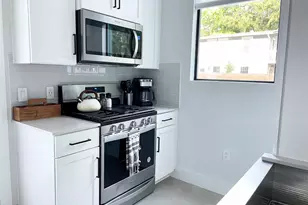 2009 Canterbury St, Austin, TX 78702 - Photo 5