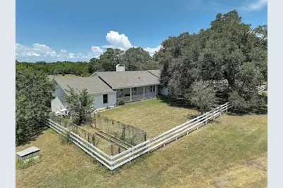 5715 Texas 159 Highway, La Grange, TX 78945 - Photo 15