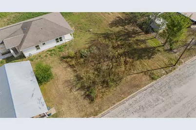 366 N Dallas Street, Giddings, TX 78942 - Photo 11