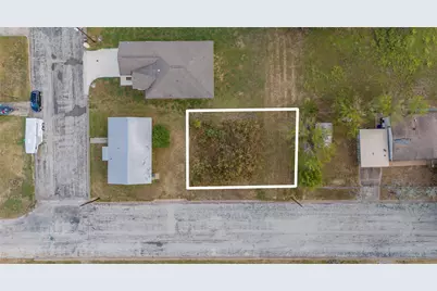 366 N Dallas Street, Giddings, TX 78942 - Photo 9