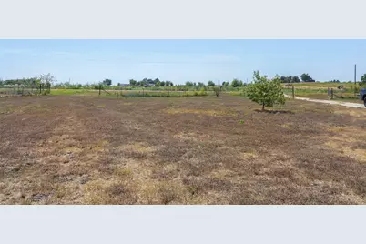 105 Cr 423, Taylor, TX 76574 - Photo 11