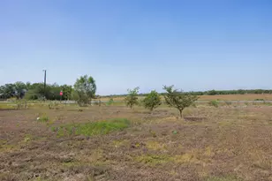 105 Cr 423, Taylor, TX 76574 - Photo 1