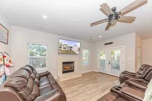 111 Tree Top Ln, Smithville, TX 78957 - Photo 17