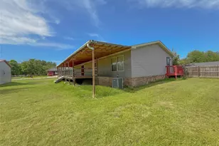 845 Caldwell St, Lexington, TX 78947 - Photo 23