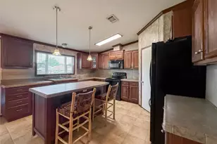 845 Caldwell St, Lexington, TX 78947 - Photo 3