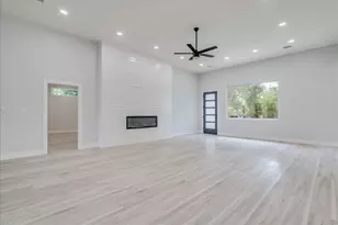 1215 Howard St, Taylor, TX 76574 - Photo 7