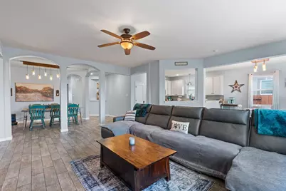 11737 Voelker Reinhardt Way, Manor, TX 78653 - Photo 3