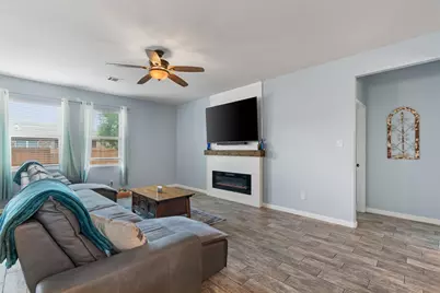 11737 Voelker Reinhardt Way, Manor, TX 78653 - Photo 9