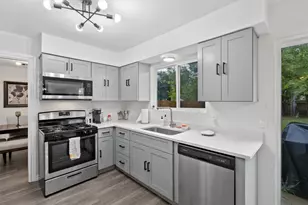 405 E Logan St, Round Rock, TX 78664 - Photo 7