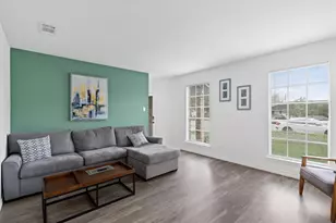 405 E Logan St, Round Rock, TX 78664 - Photo 5