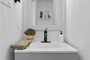 405 E Logan St, Round Rock, TX 78664 - Photo 15