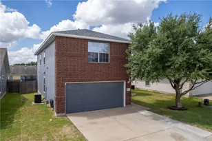 18425 Crestwind Ln, Elgin, TX 78621 - Photo 13