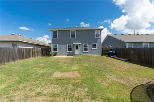 18425 Crestwind Ln, Elgin, TX 78621 - Photo 3