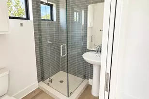 605 E 55th St, Austin, TX 78751 - Photo 7